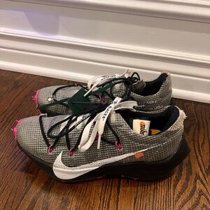Nike Vapor Street
Off-White Black Laser Fuchsia (Women's)